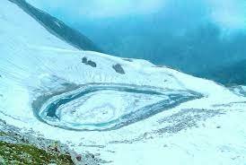 Ansoo lake in winters