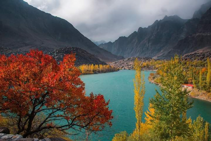 Upper Kachura Lake an escape route for paradise