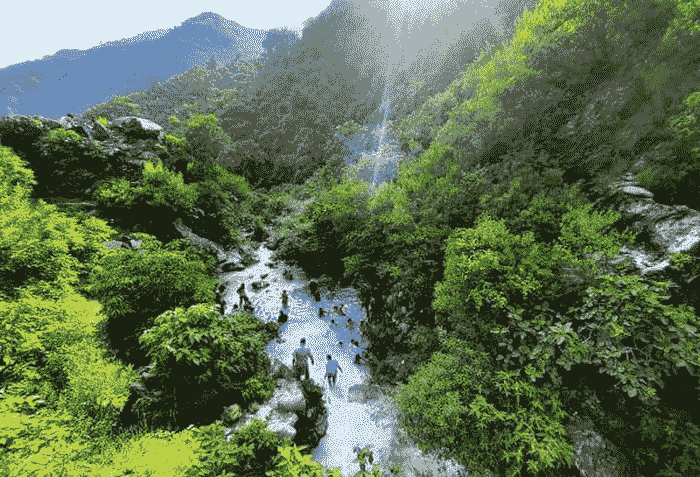 Bruti waterfall is one of the top famous waterfalls found near Islamabad