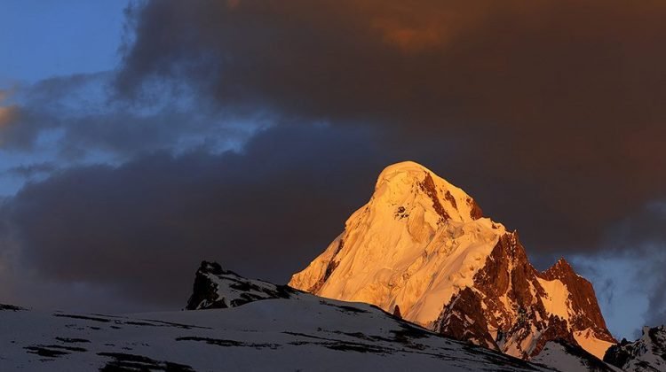 a view of the majestic Rush Peak.